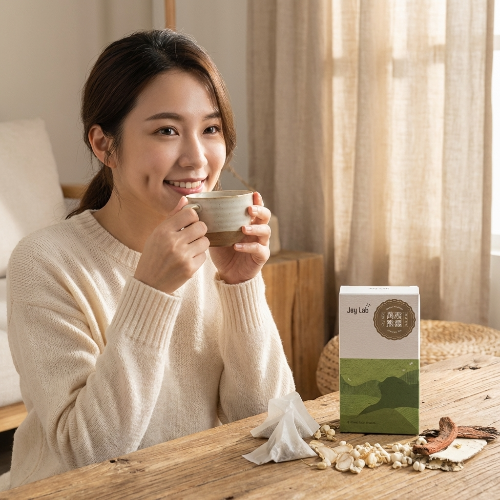 Slim Tea-Model Drinking